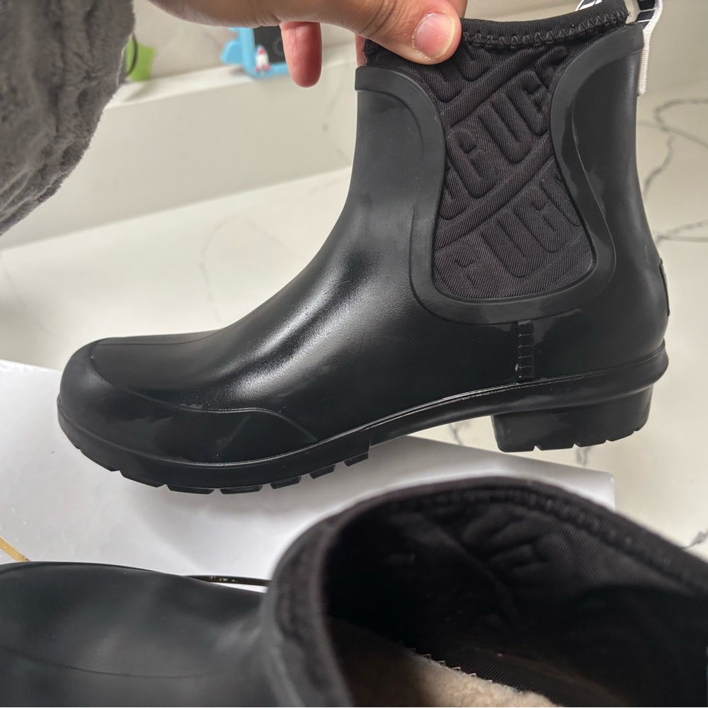 Ugg rain boots